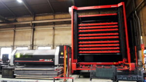 最新ファイバーレーザーマシン「AMADA VENTIS-3015 AJ」